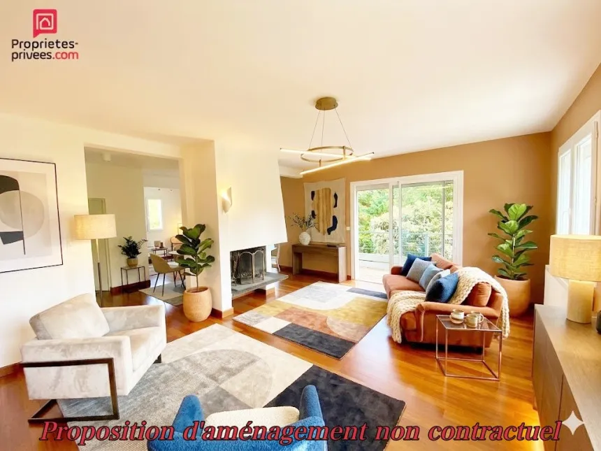 Maison Luxueuse avec Piscine à Latresne