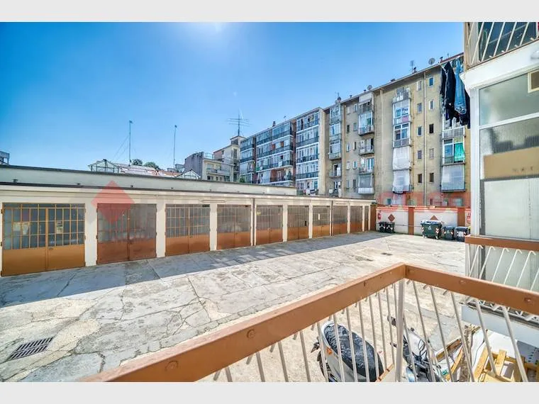 Aed - Twin-Storey Apartment with Balcony in Turin