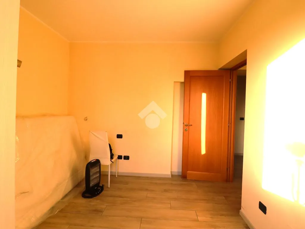 Esik - Rearranged Flat with Balcony in Campomicciolo