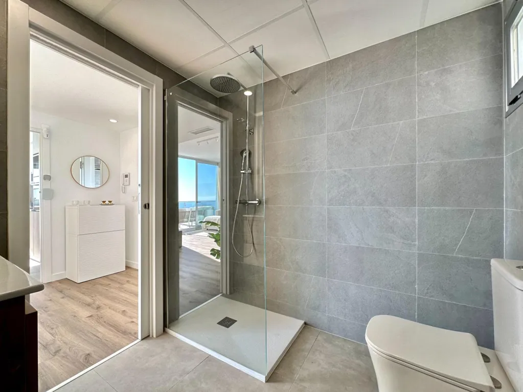 Salles de bain - Penthouse with Sea Views in Velilla, Almuñécar