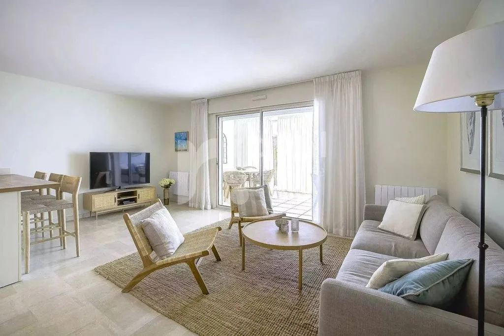 Appartement Luxe avec Piscine à Mougins