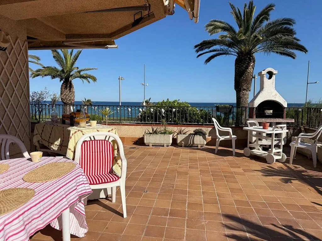 Terrasse - Seafront Apartment with Terrace in Torre Valentina