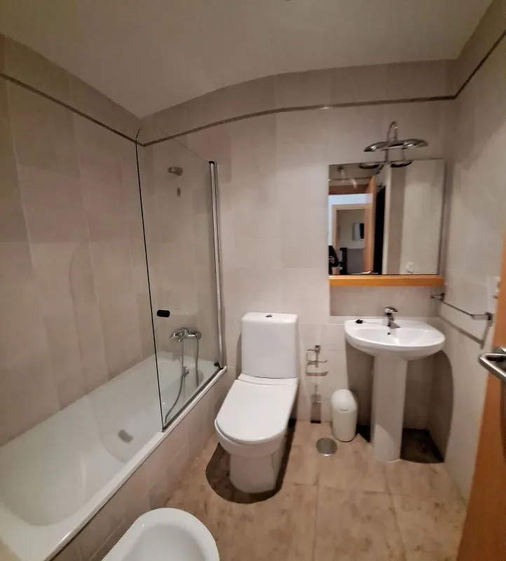 Bagni - 1-Bed Apartment with Pool on Avenida Del Decano
