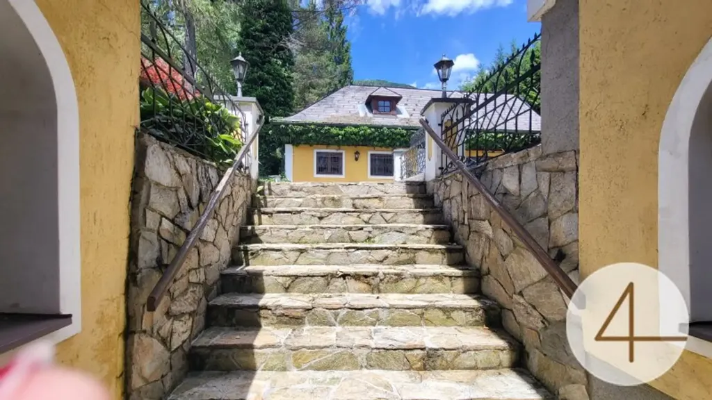 Stanze - Historic Manor with Panoramic Views in Mostviertel