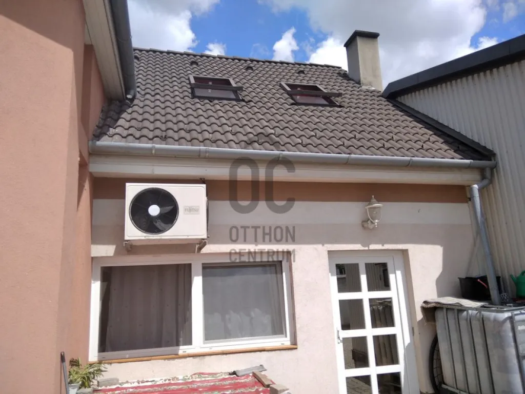 Välivaade - Multi-Generational House with Workshop in Székesfehérvár