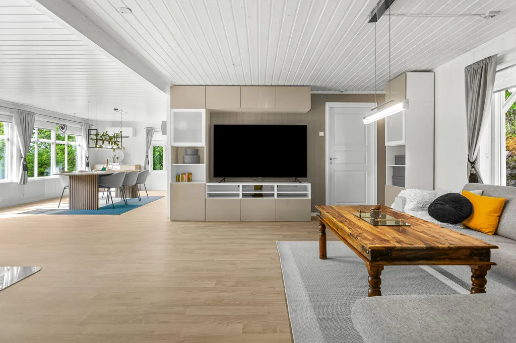 Living Room - House with Sea View in Ottersøya