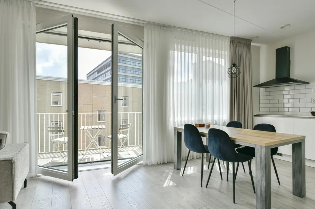 Salle à manger - Modern Apartment with Balcony in Diemen