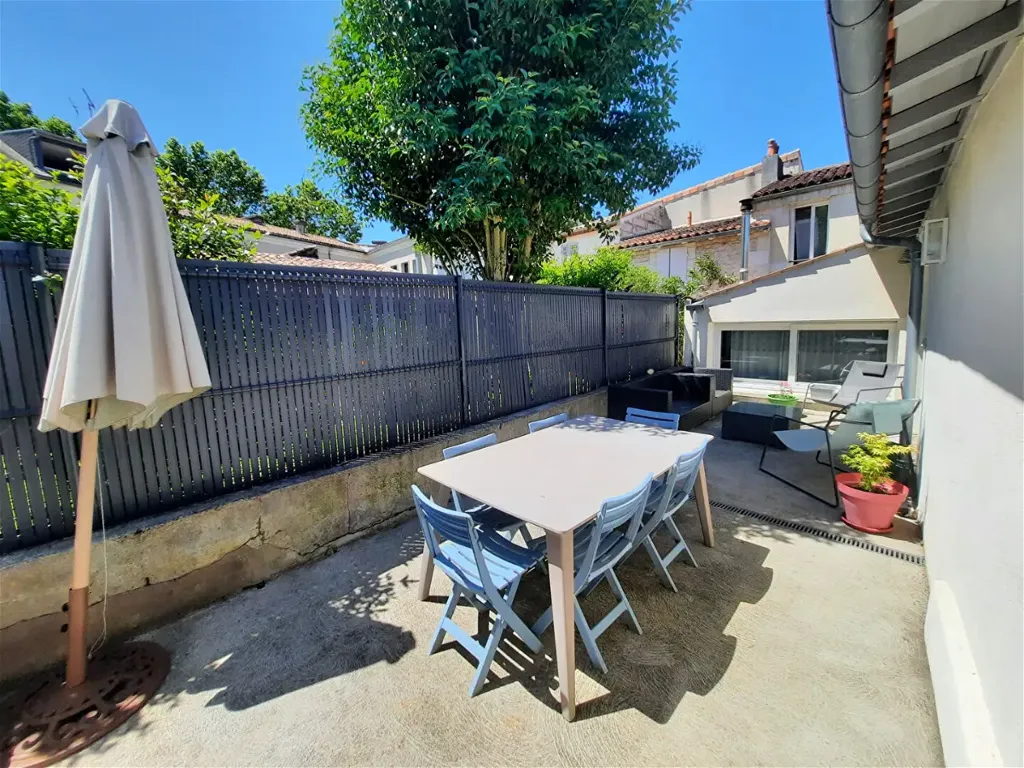 Terrazza - Renovated House with Pool in Saintes