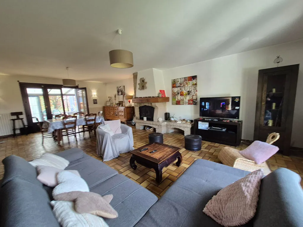 Elutuba - House with Large Garden in Villers-Pol