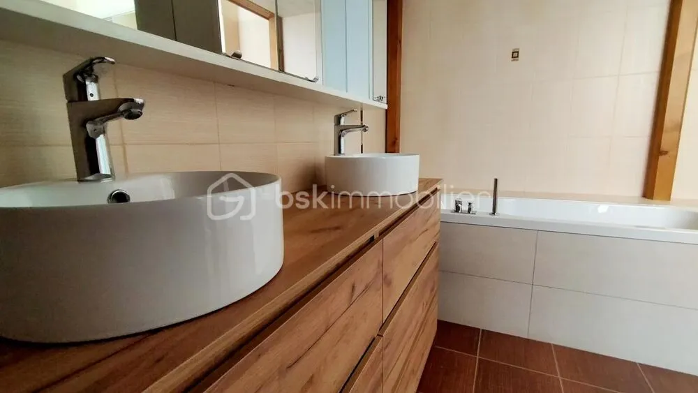 Salles de bain - Appartement 5 Pièces avec Terrasse à Roanne