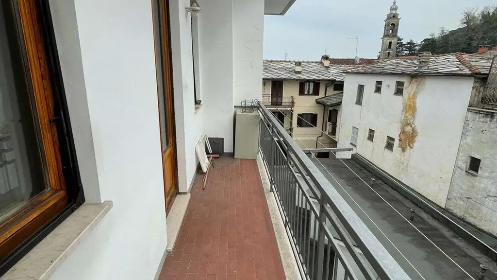 Balcon - Armed Apartment with Mountain View in Cavour
