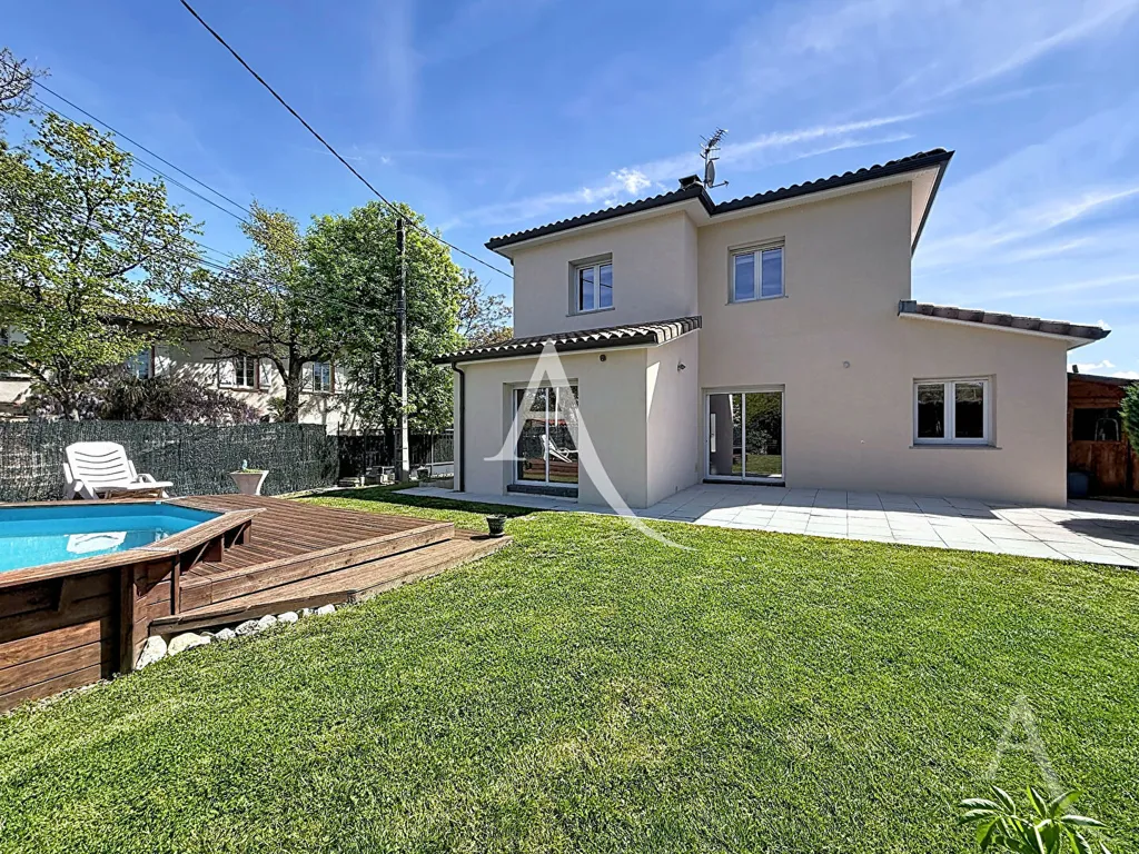 Bassein - Contemporary House with Pool in Brioudes