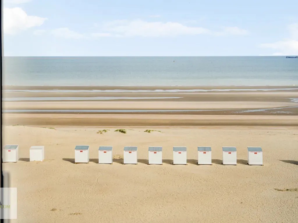 Apartment with Panoramic Sea View in Oostduinkerke