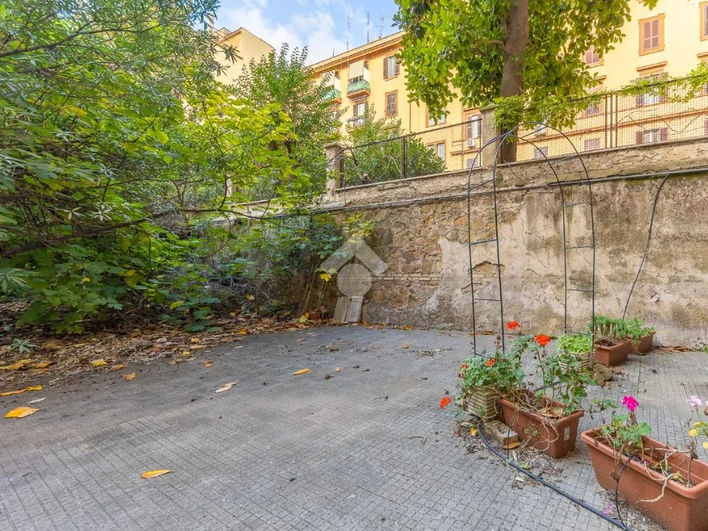 Jardin - Elegant 3-Room Apartment in Central Rome