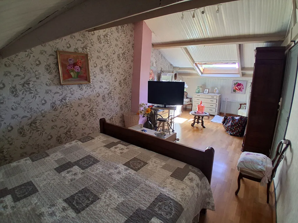 Bedrooms - Stone House with Pool in Gespunsart