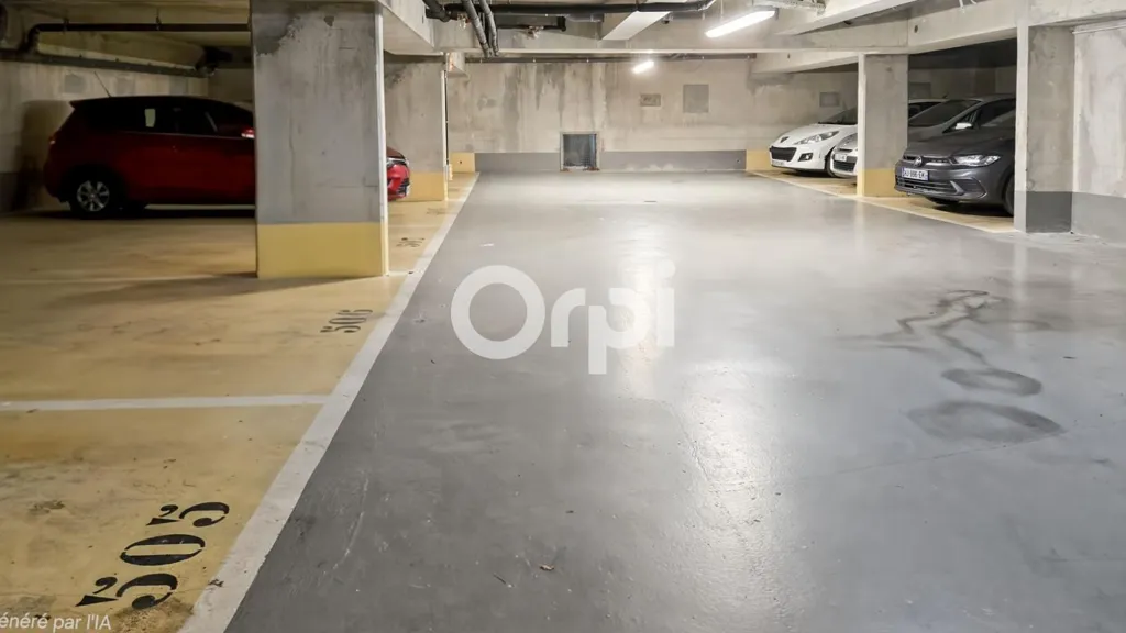 Garage - 2-Bedroom Flat with Balcony in City Centre