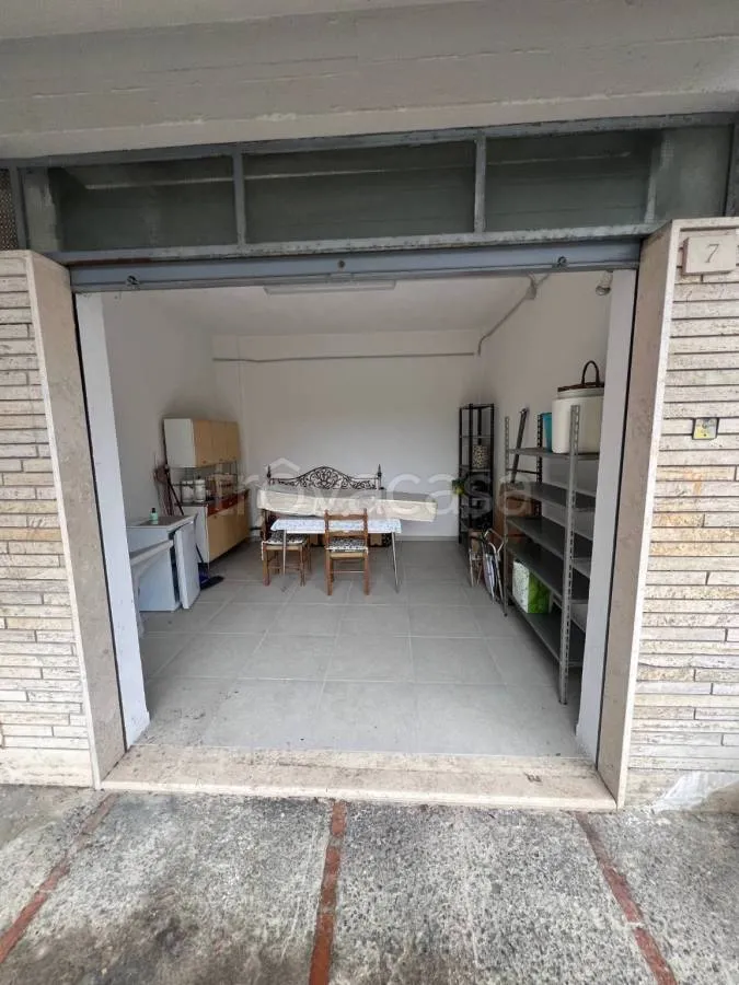 Garage - Rear-Facing Apartment with Balconies in Perugia