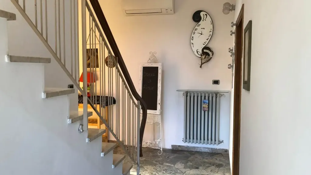 Toad - Four-Bedroom Apartment with Terrace in Florence