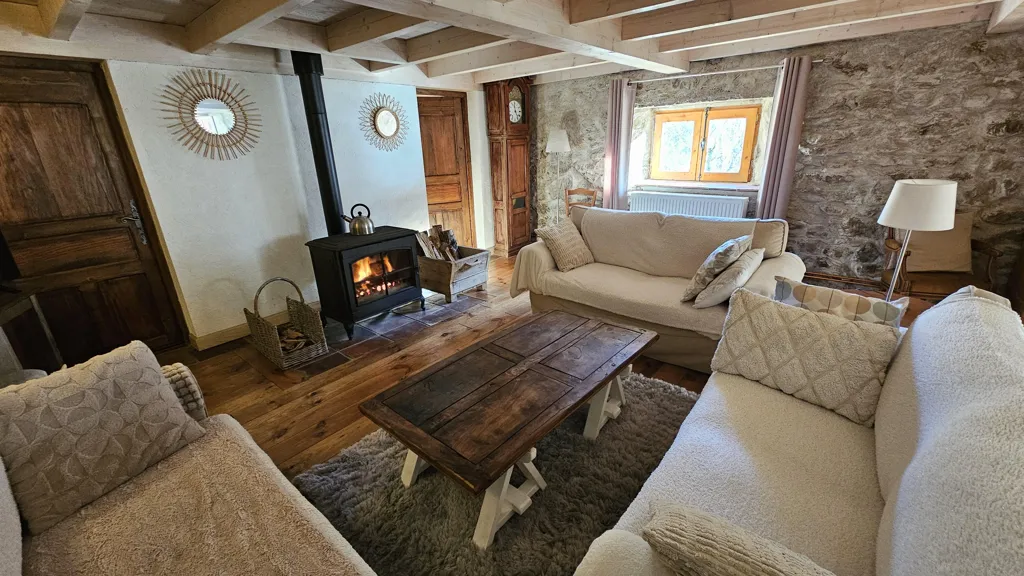Séjour - Maison en Pierre avec Vue Montagne en Vallée de Campan