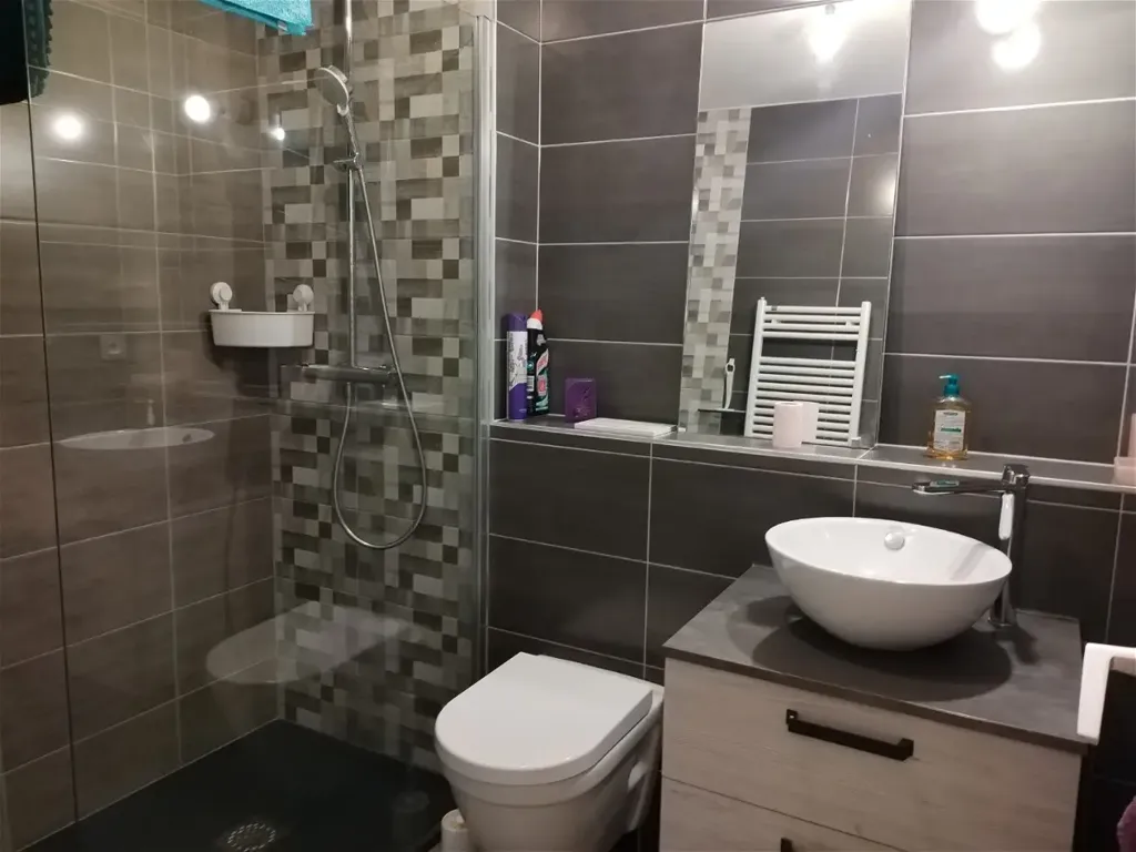 Vannitoad - Studio with Parking in Dieppe