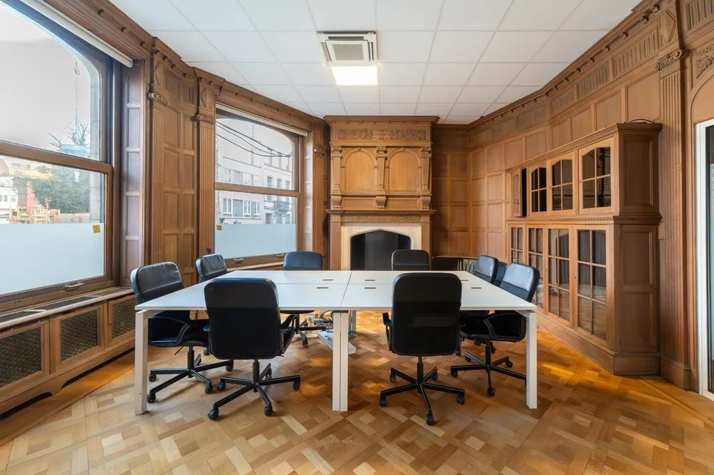 Kabinet - Office Townhouse with Sauna in Central Location