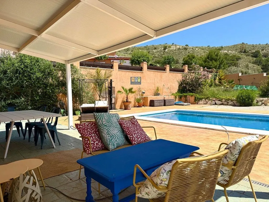 Bassein - Chalet with Private Pool in Bonalba Urbanisation
