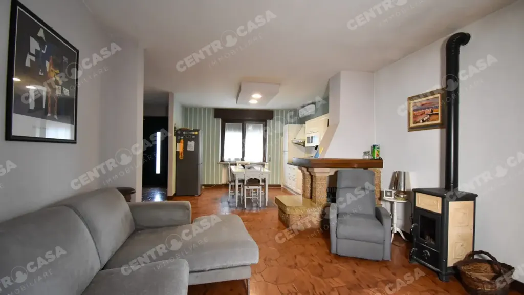 Séjour - Independent House with Large Storage in Legnago