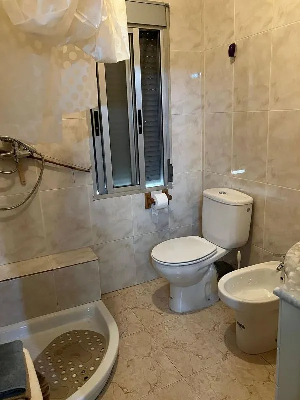 Salles de bain - 3-Bedroom Flat with Terrace in Monumental City