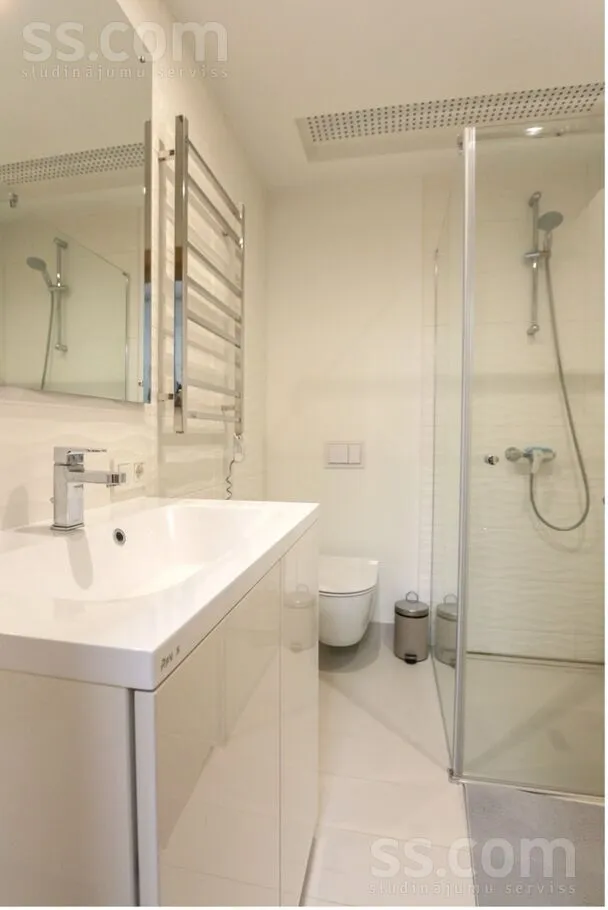 Salles de bain - Modern 2-Bedroom Apartment with Balcony in Riga Centre
