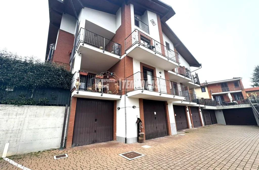 Välivaade - Modern Apartment with Triple Aspect View in Givoletto