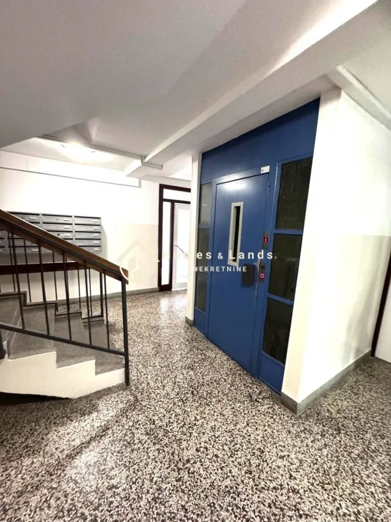 Garage - Modern 3-Bedroom Flat with Lift in Dubrava