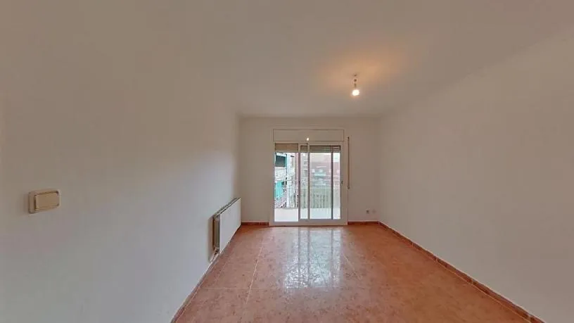 Pièces - Family-orientated Flat with Balcony in Mataró