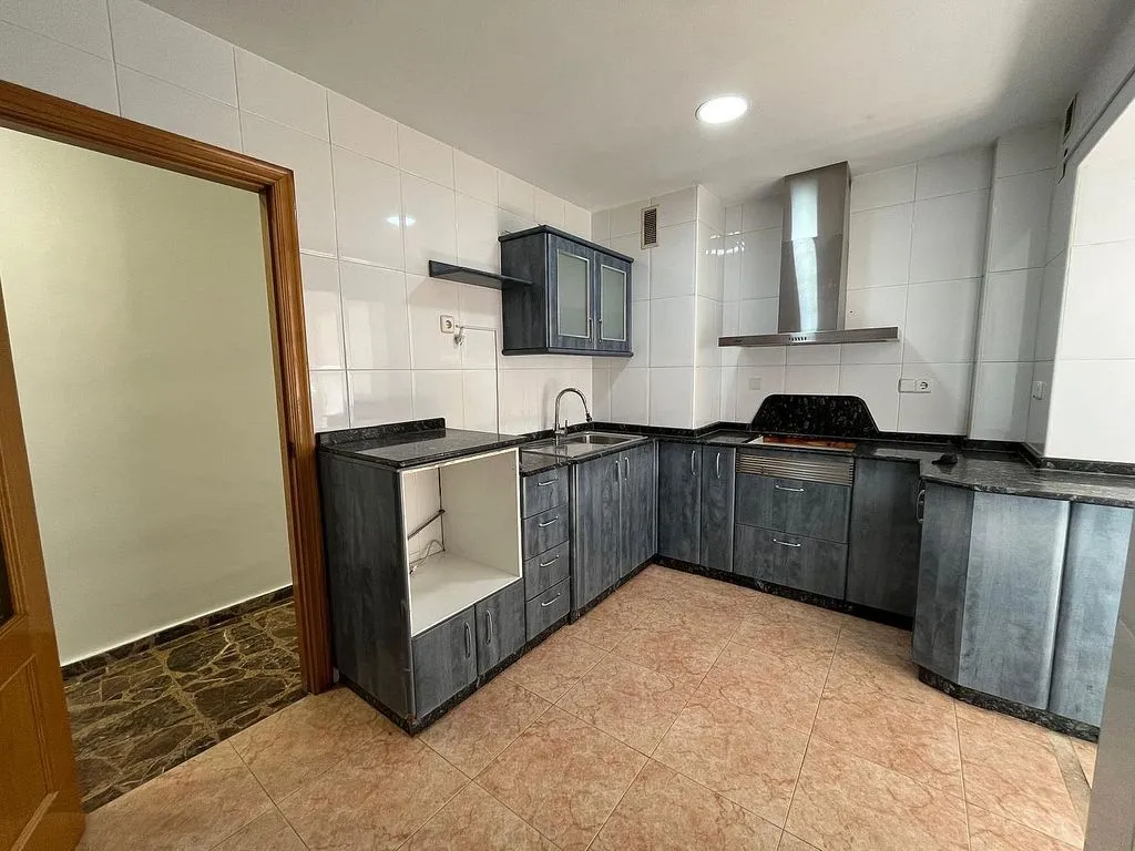 Kitchen - Apartment with Balcony in Barrio de Peral