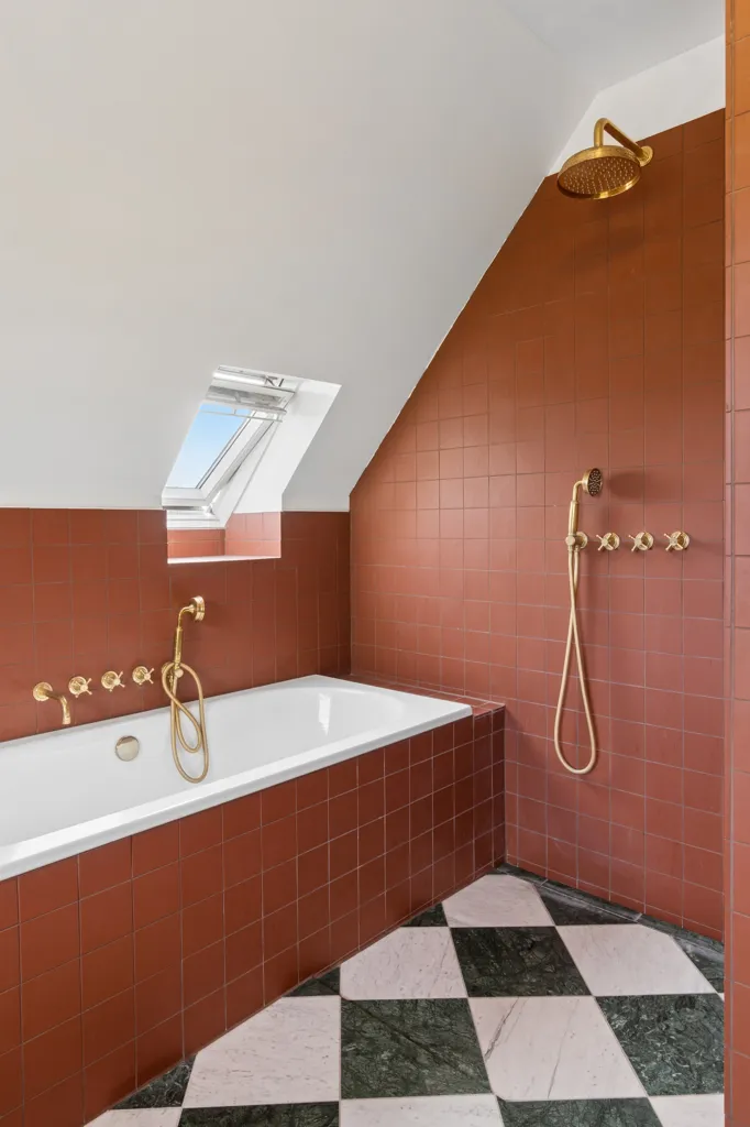 Salles de bain - Villa with Pool in Valby