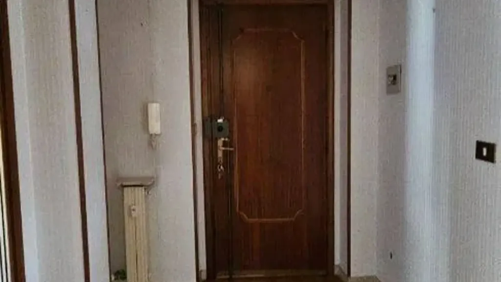 hallway_entrance