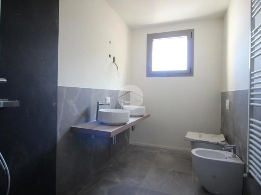 Salles de bain - Contemporary 4-Bedroom in Central Cesena