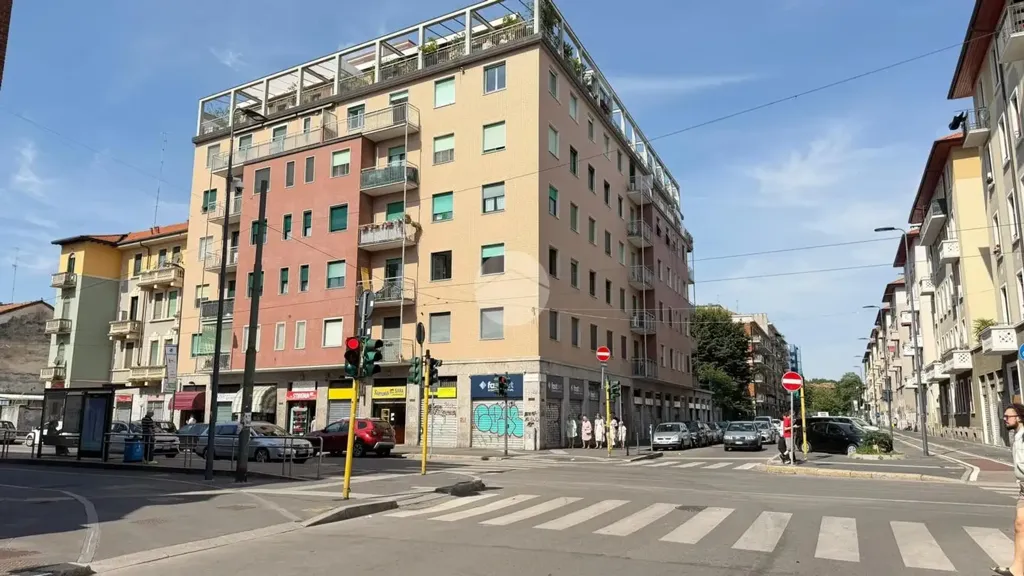 Esterno - Modernised Triplex with Balcony in Milan