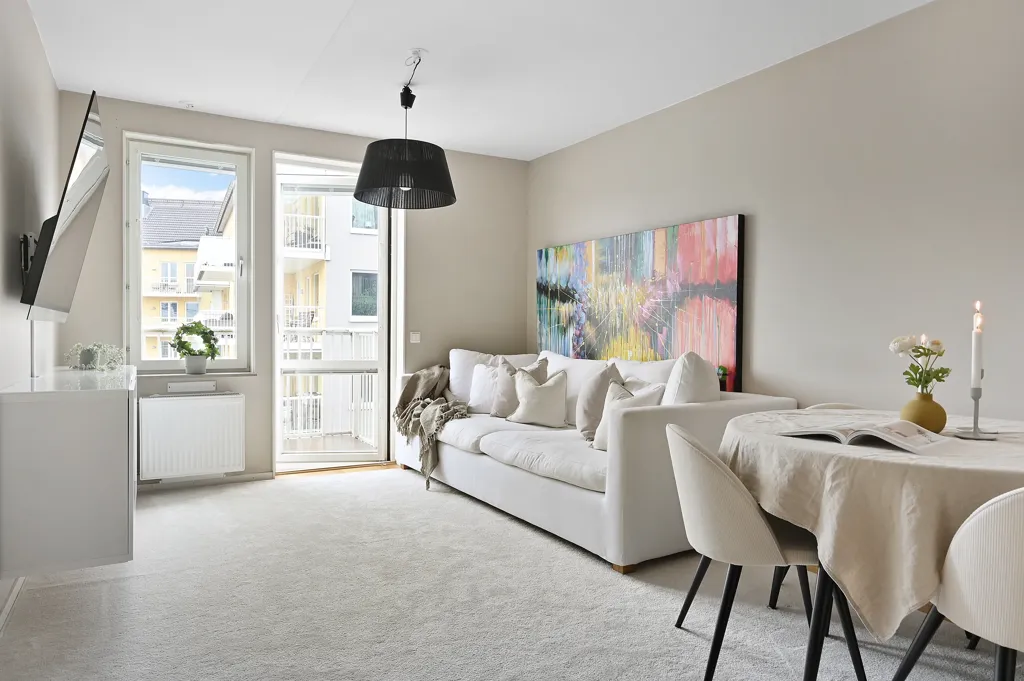 Elutuba - Modern Flat with Large Balcony in Vindmöllan