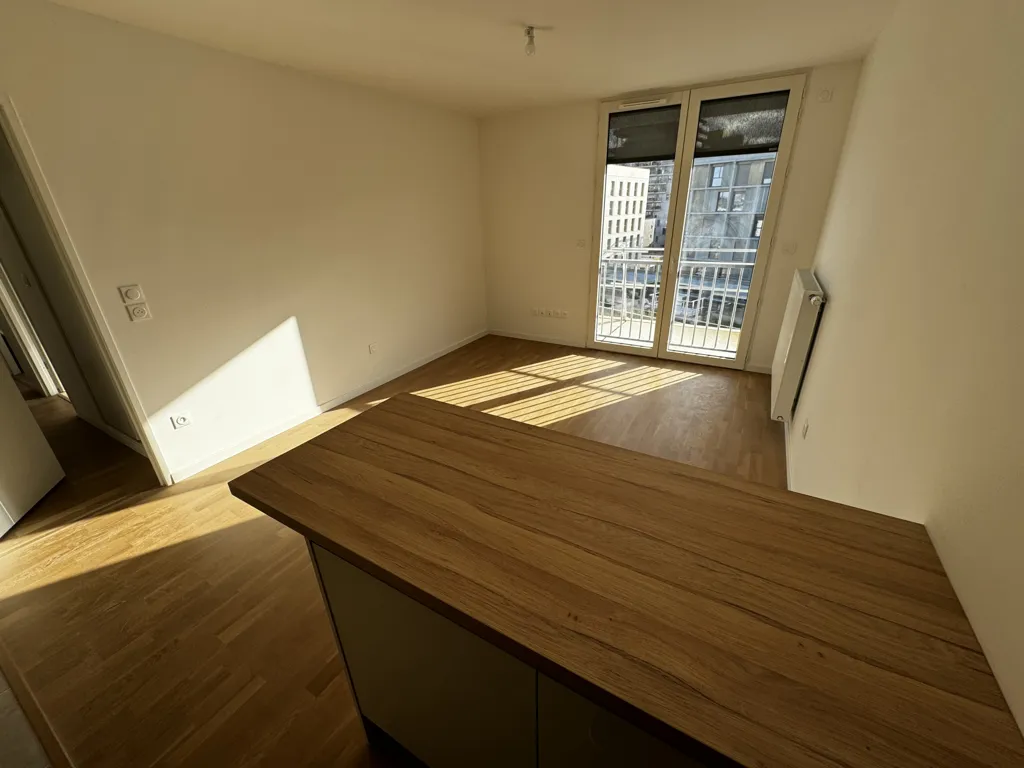 Pièces - Appartement Meublé avec Parking à Asnières