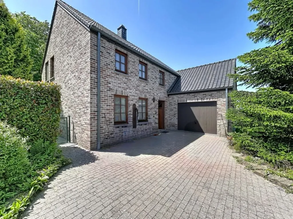 Välivaade - Villa with Garden in Genval