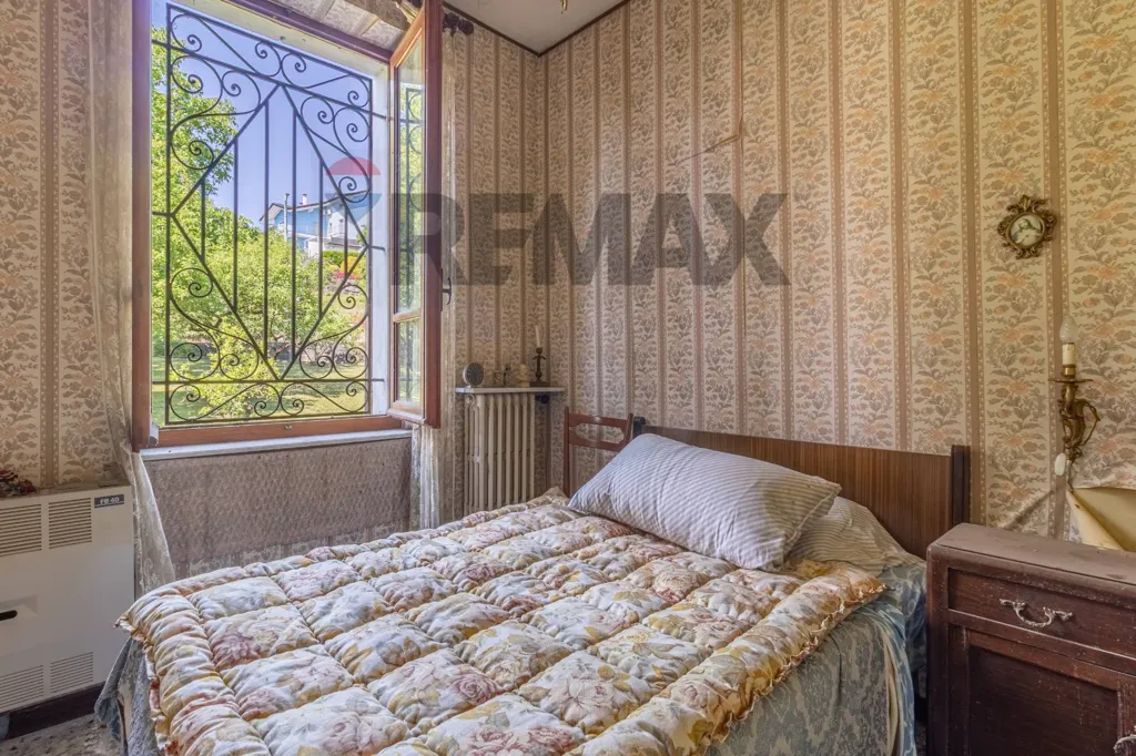 Bedrooms - Villa with Garden near Municipio