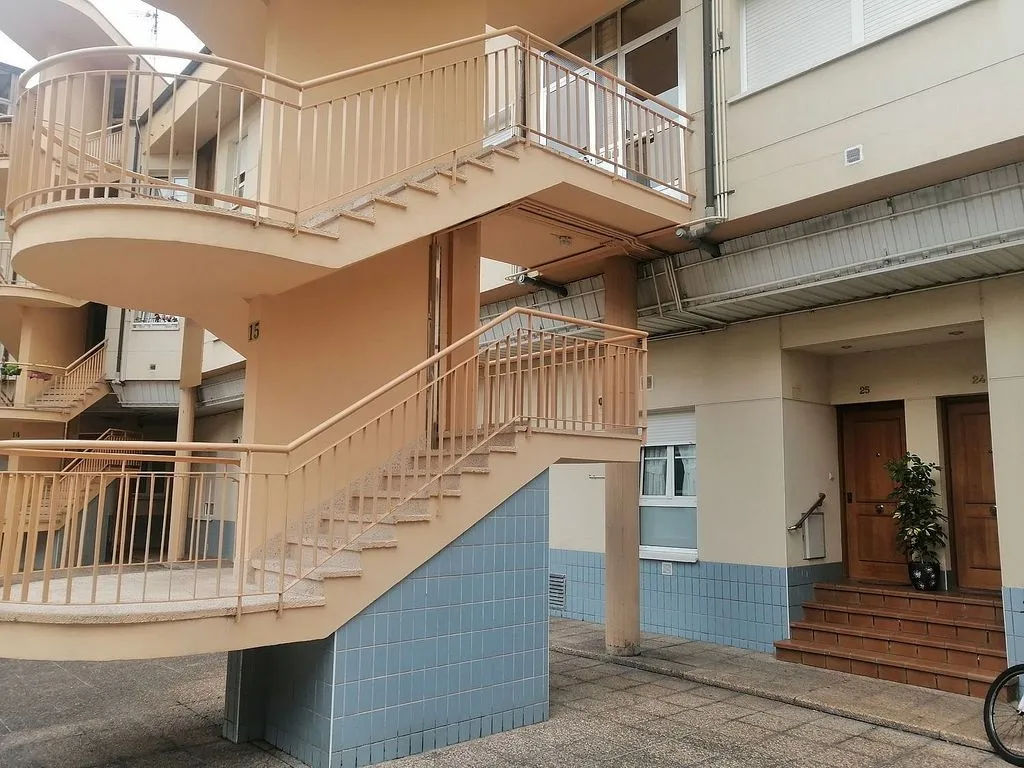 Toad - Ground Floor Flat in Private Urbanisation, Mieres