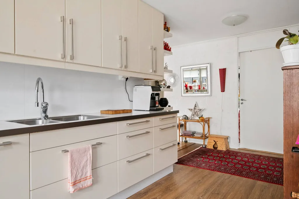 Köök - Renovated Villa with Terrace in Stattena