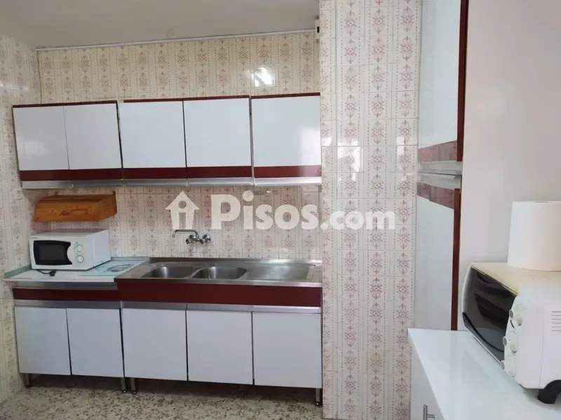 Kitchen - Sunny Flat with Balcony in Alhamar, Granada