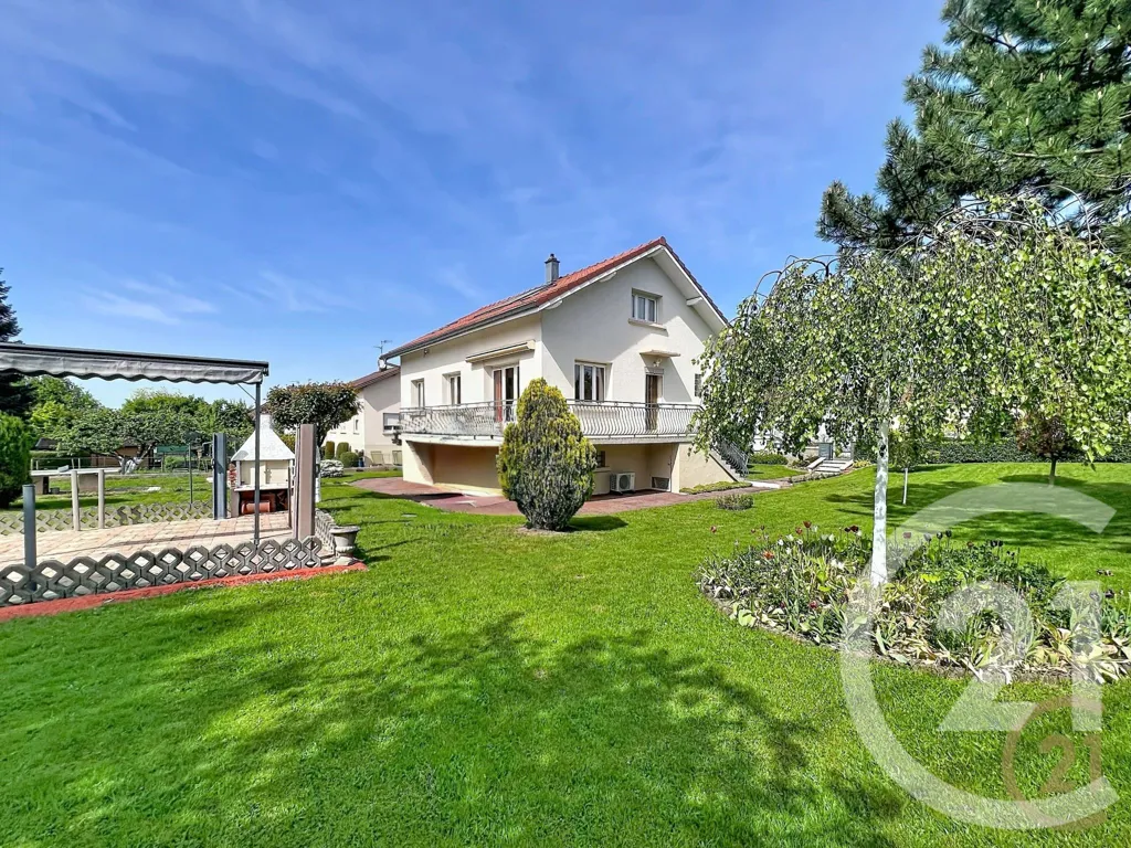 Aed - Five-Piece House with Garden in Exincourt