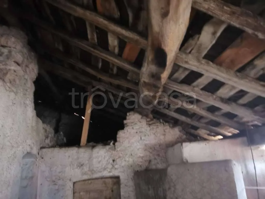 Pièces - Rustic House with Garden in Bagnasco
