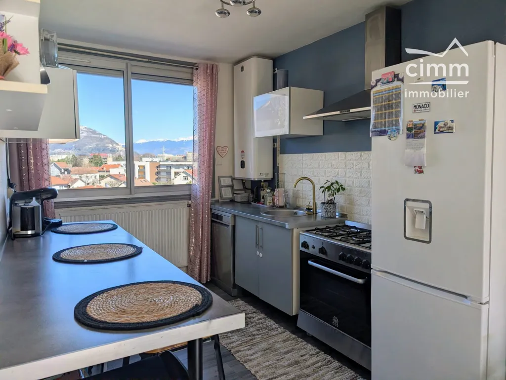 Cuisine - Appartement T4 avec Balcon à Seyssinet-Pariset