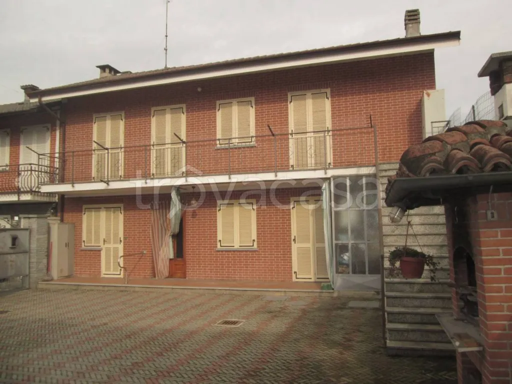 Välivaade - Rustic Villa with Private Garden in Villafranca Piemonte