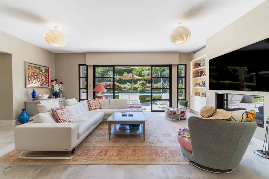 Séjour - Villa Contemporaine avec Piscine à Mougins