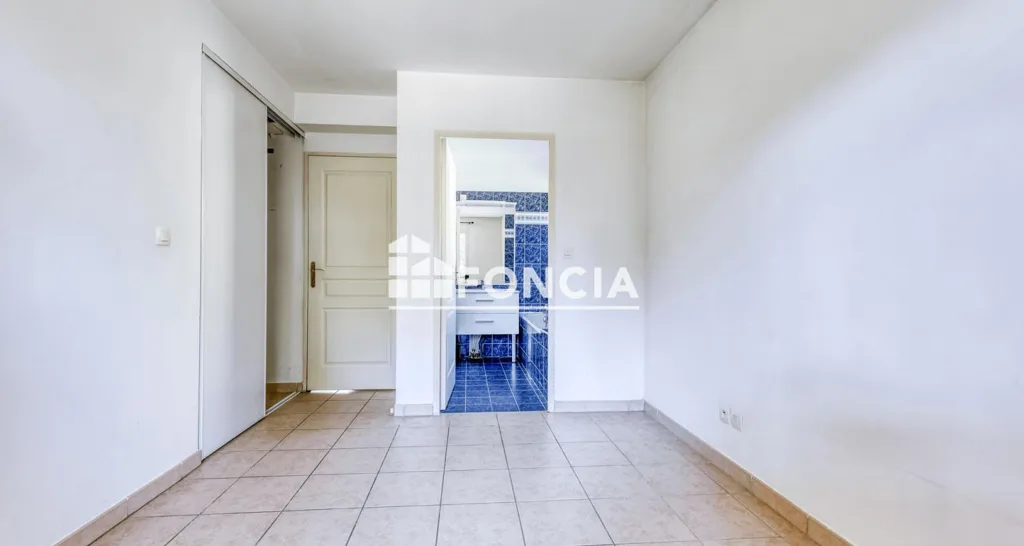 Esik - 2-Bedroom Flat with Terrace in Calm Setting